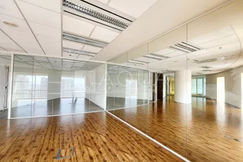 Excellent office | 10 Rooms| near metro 