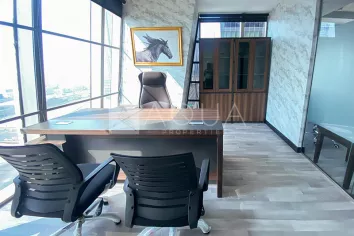 Furnished Partitions | Near Metro | High Floor