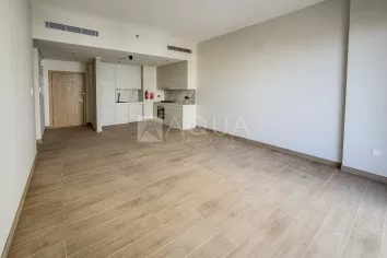 Beautiful 1 Bedroom | Upgraded | Vacant Unit